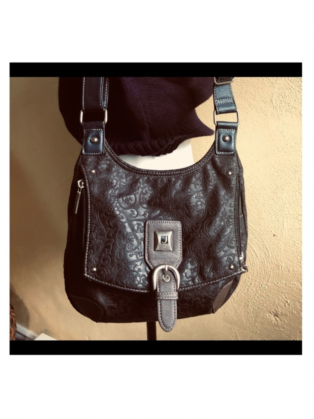 New Woman’ Joanel Purse w/ lots of Colours!
